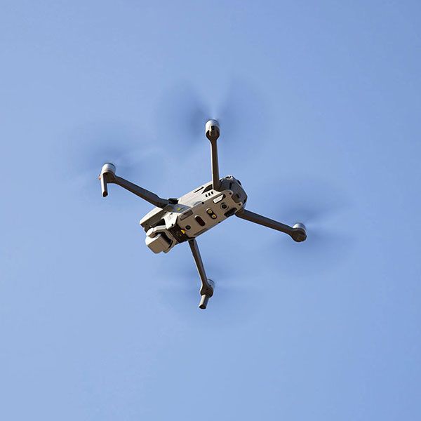 Cherche pilote de drone