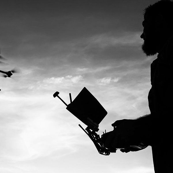 Cherche pilote de drone